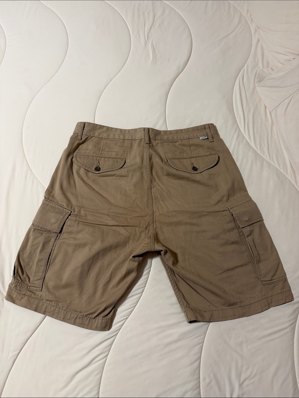 Levi's Men's Cargo Shorts in Khaki Brown - Picture 2 of 6